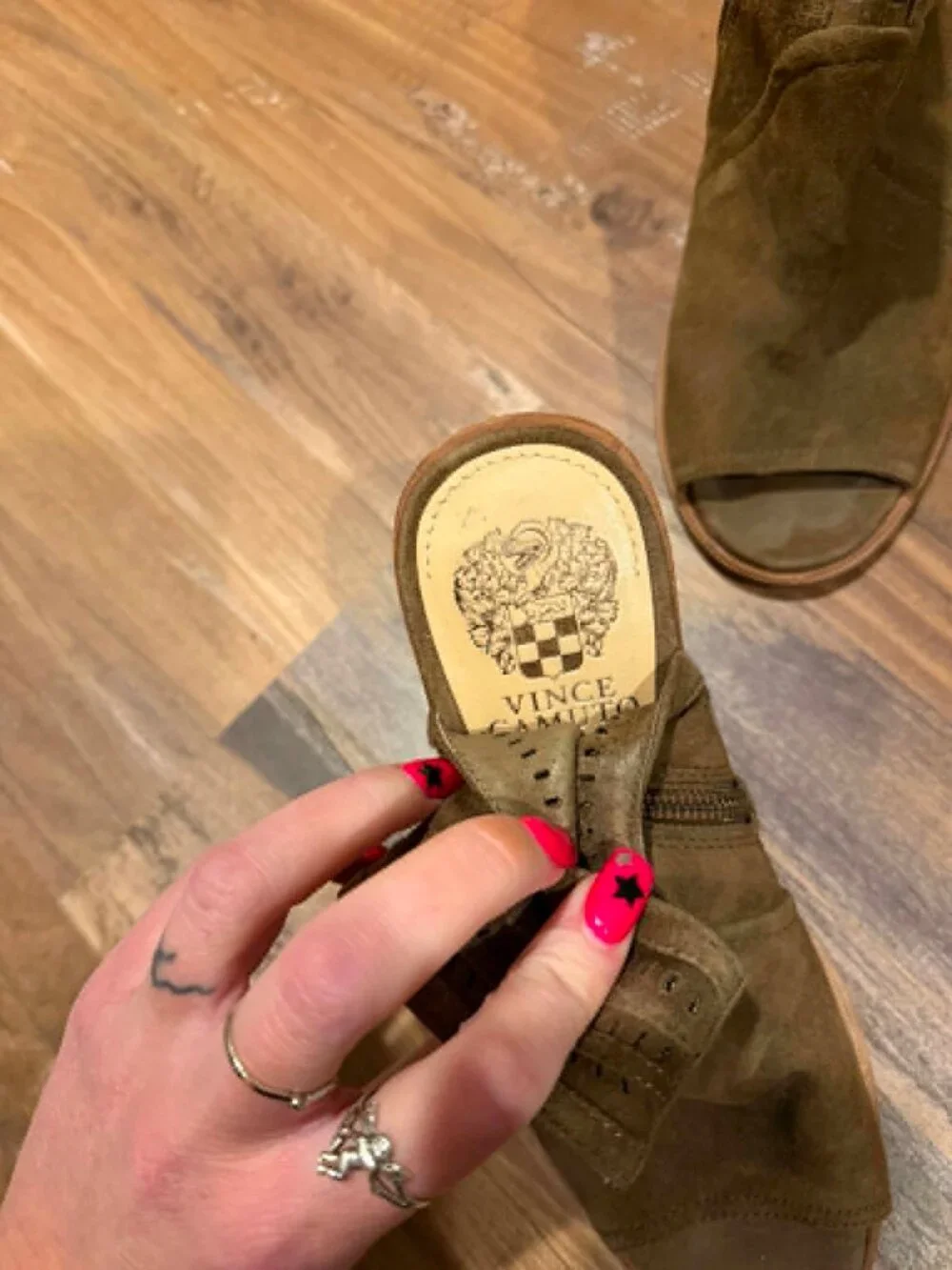 Vince Camuto green have